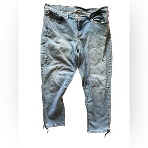 Levi’s Women’s Ankle Tie Capri Denim Jeans | 16